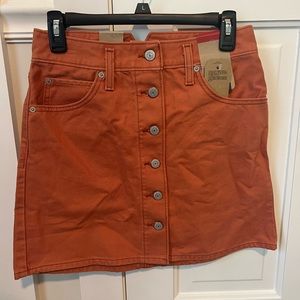 LEVI’S corduroy skirt